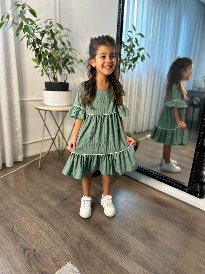 Yeşil Biye Detaylı  Kız Çocuk Elbise